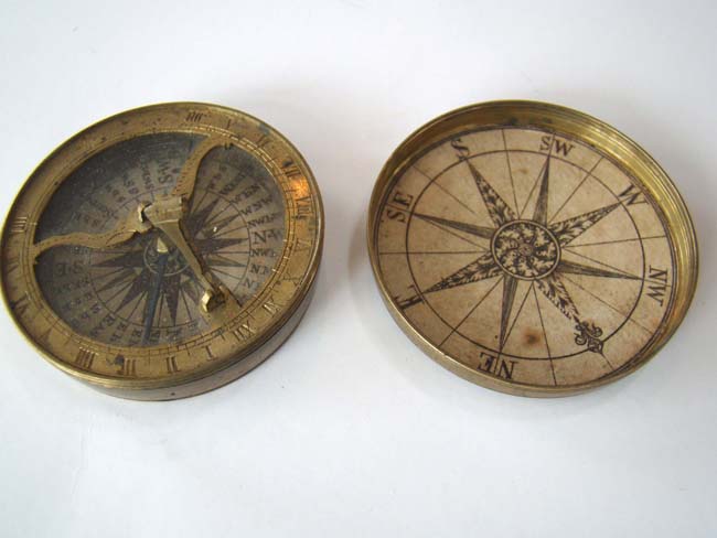 An early 18th century pocket sundial and compass circa 1720-1750